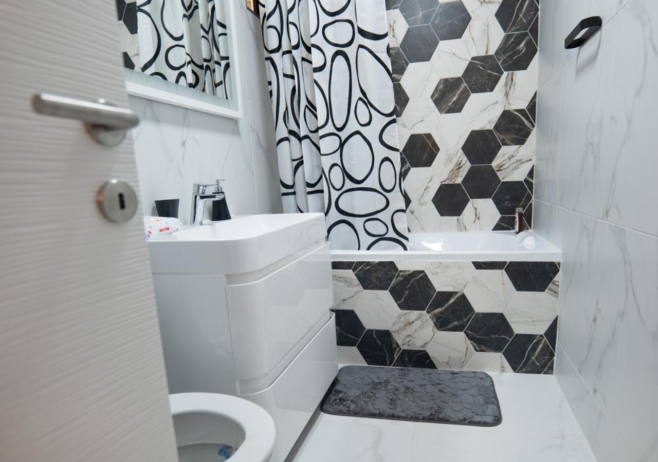 Garsoniera Lux Tineretului Apartment Bukares Bagian luar foto